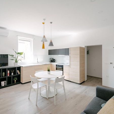 Apartment Fresh - Parking Included Izola Buitenkant foto