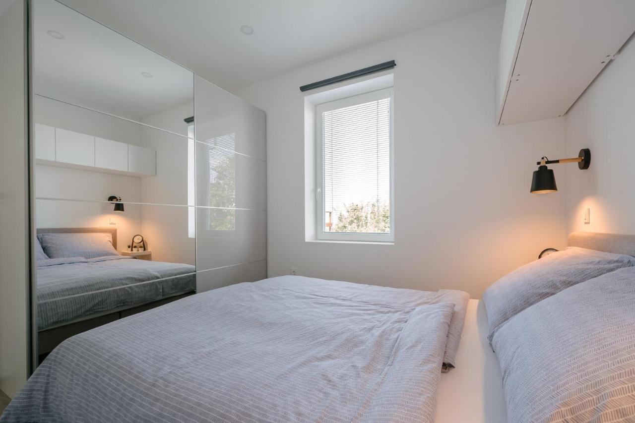 Apartment Fresh - Parking Included Izola Buitenkant foto