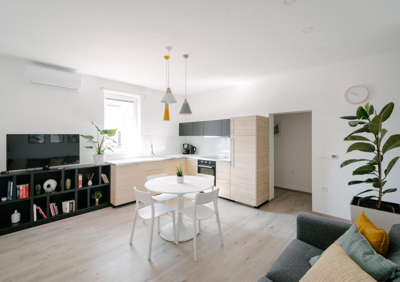 Apartment Fresh - Parking Included Izola Buitenkant foto